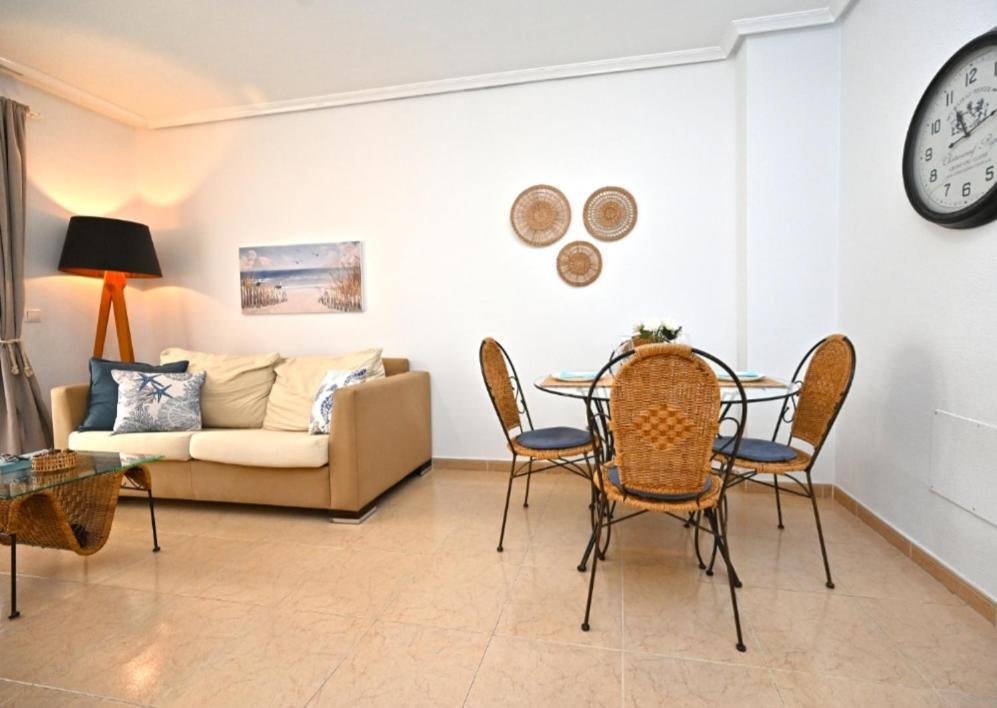12 Calle San Julián Apartament Torrevieja Exterior foto