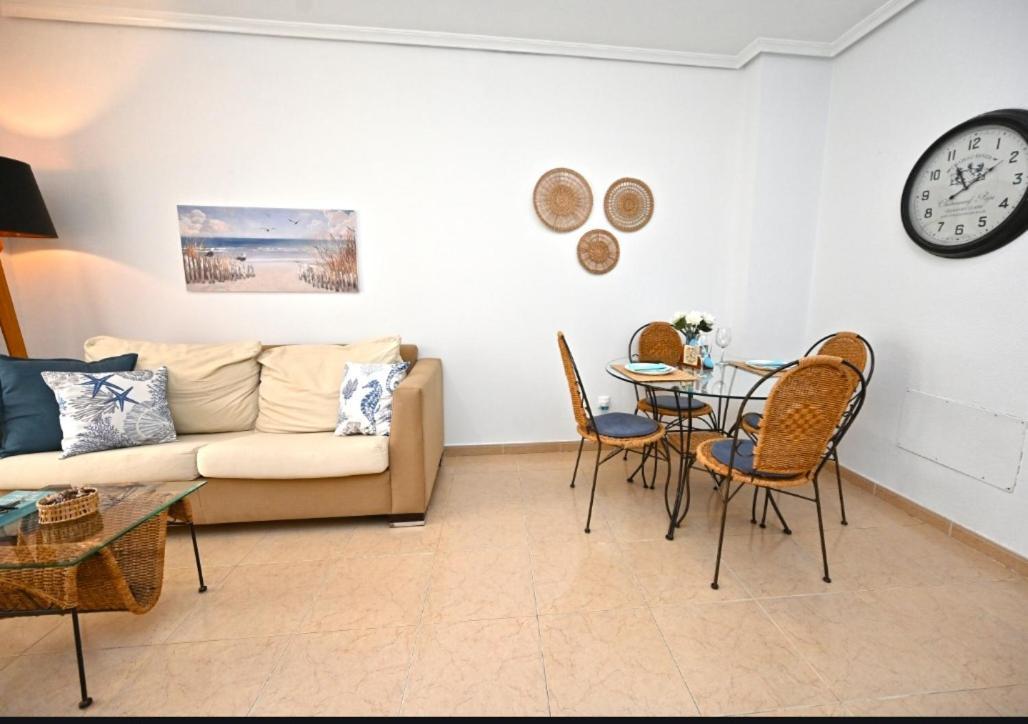 12 Calle San Julián Apartament Torrevieja Exterior foto