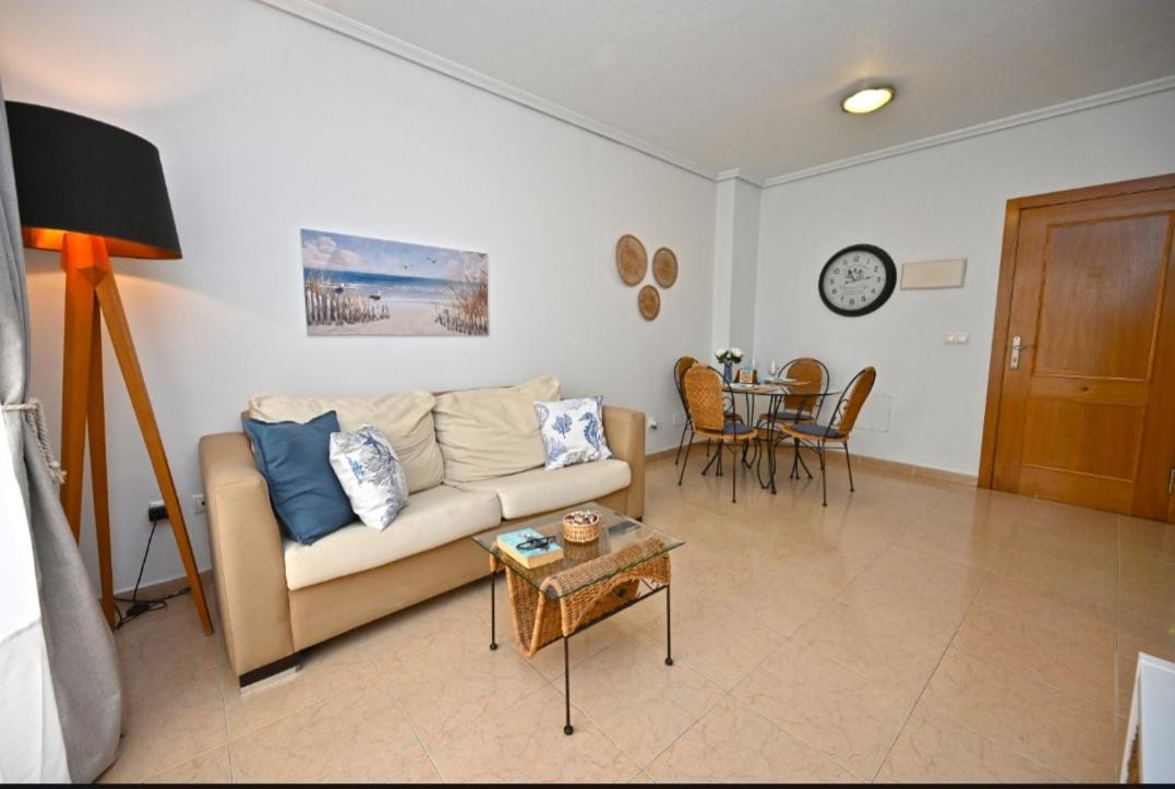 12 Calle San Julián Apartament Torrevieja Exterior foto